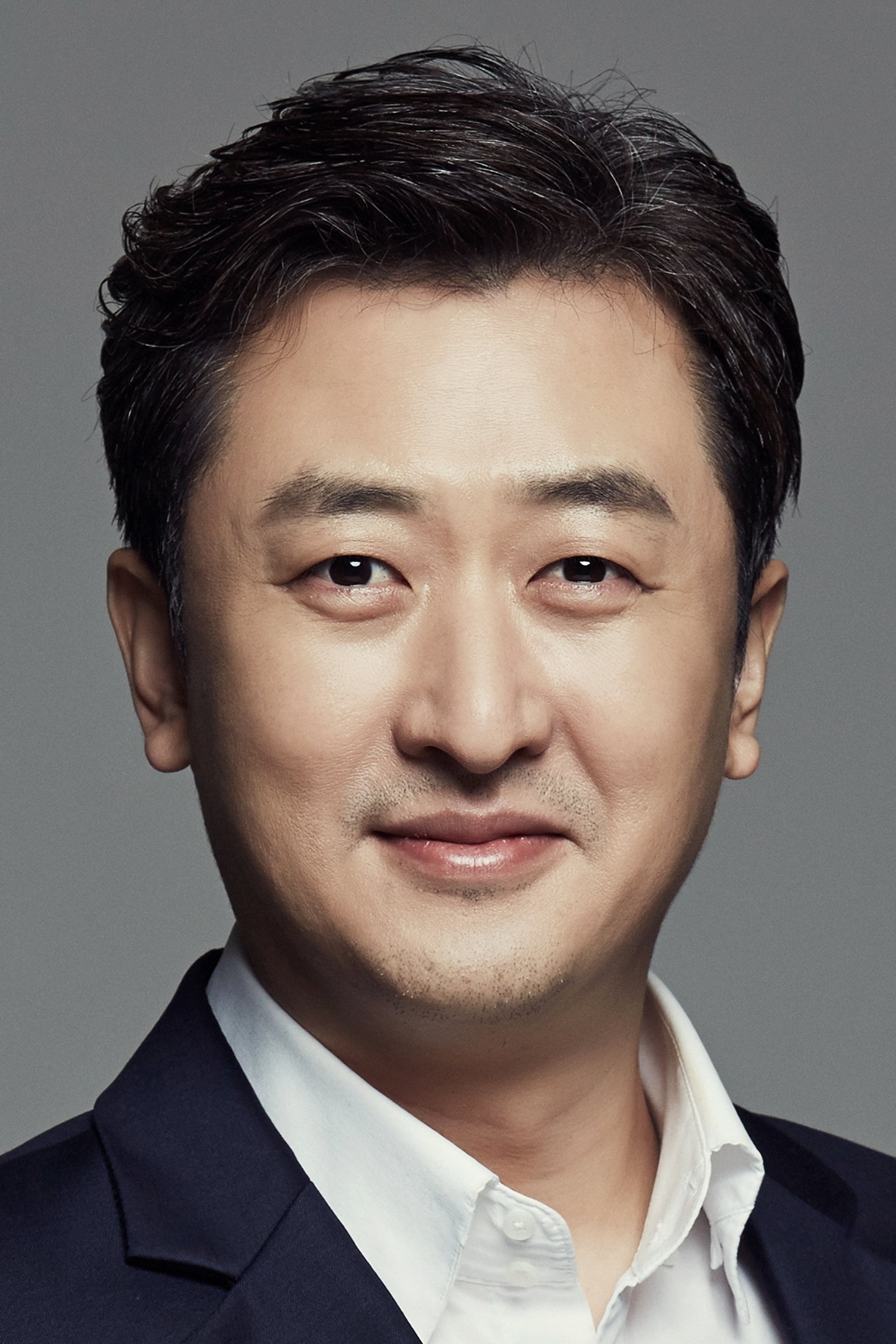 Lee Jong-mun's picture in the cast