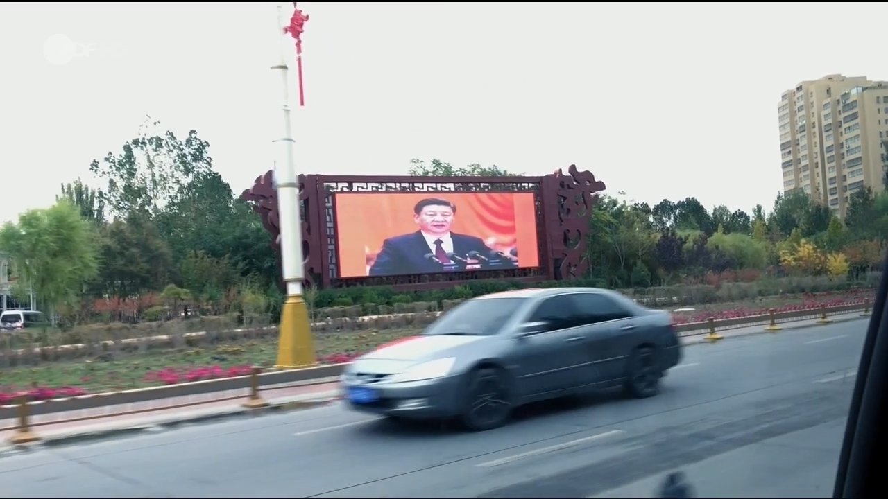 Die neue Seidenstraße - Chinas Griff nach Westen Background
