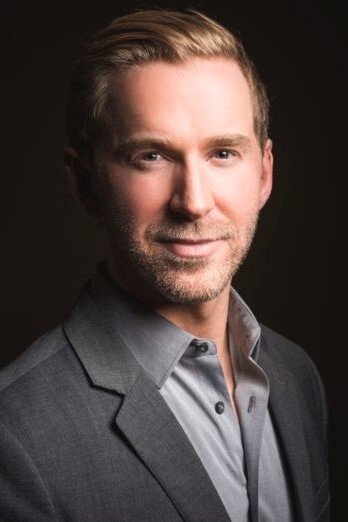 et billede af Todd Michael Thompson