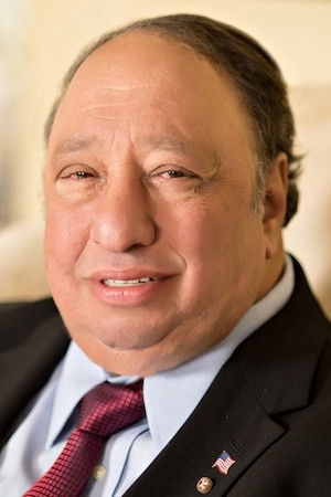 et billede af John Catsimatidis