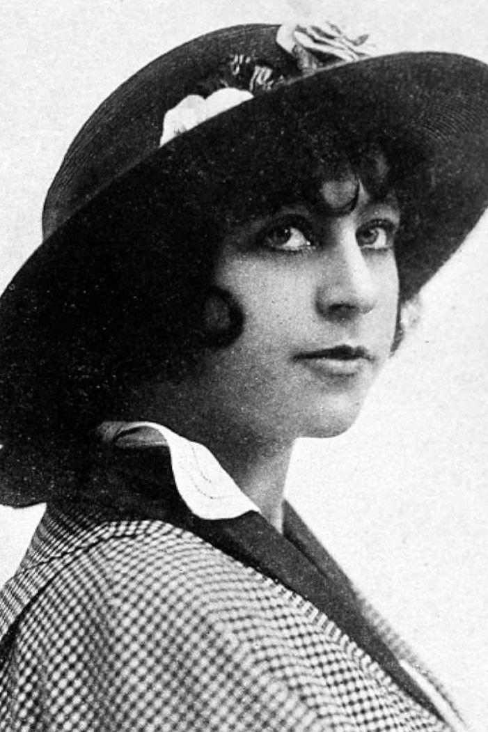 et billede af Charlotte Burton