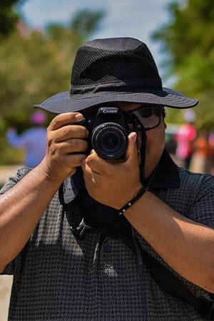 et billede af Víctor Regalado