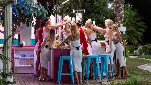 Thumbnail for Reason or emotions Season 1 Episode 10