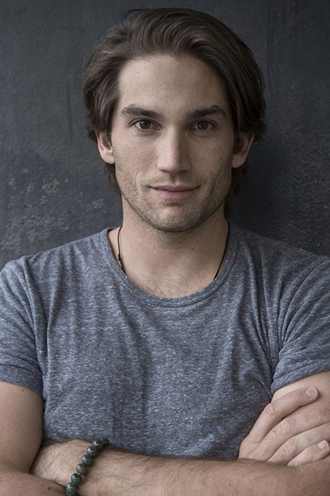 et billede af Daniel Schepisi