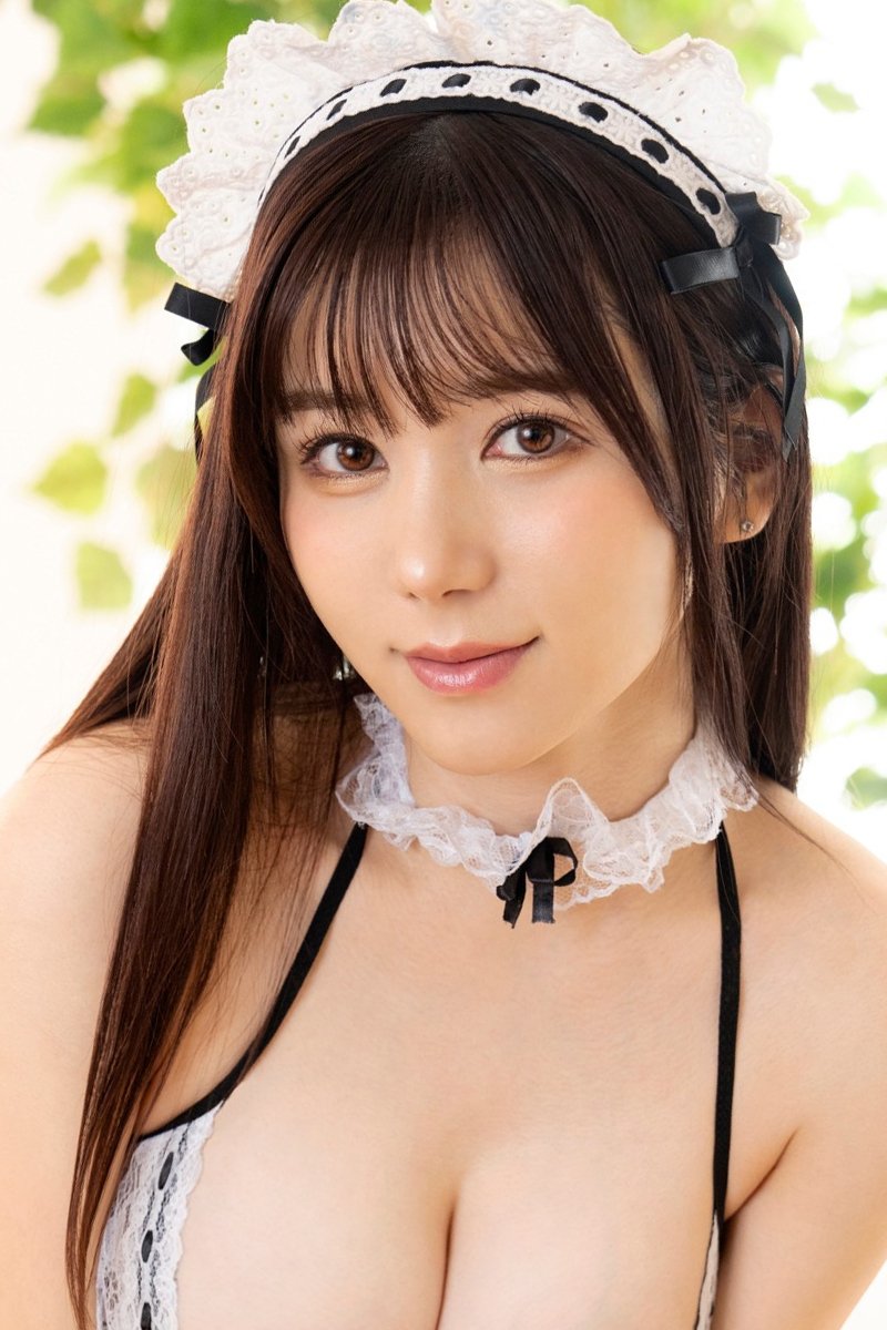 五日市芽依(Ayumi Manaka)
