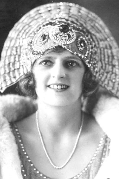 et billede af Madge Elliott