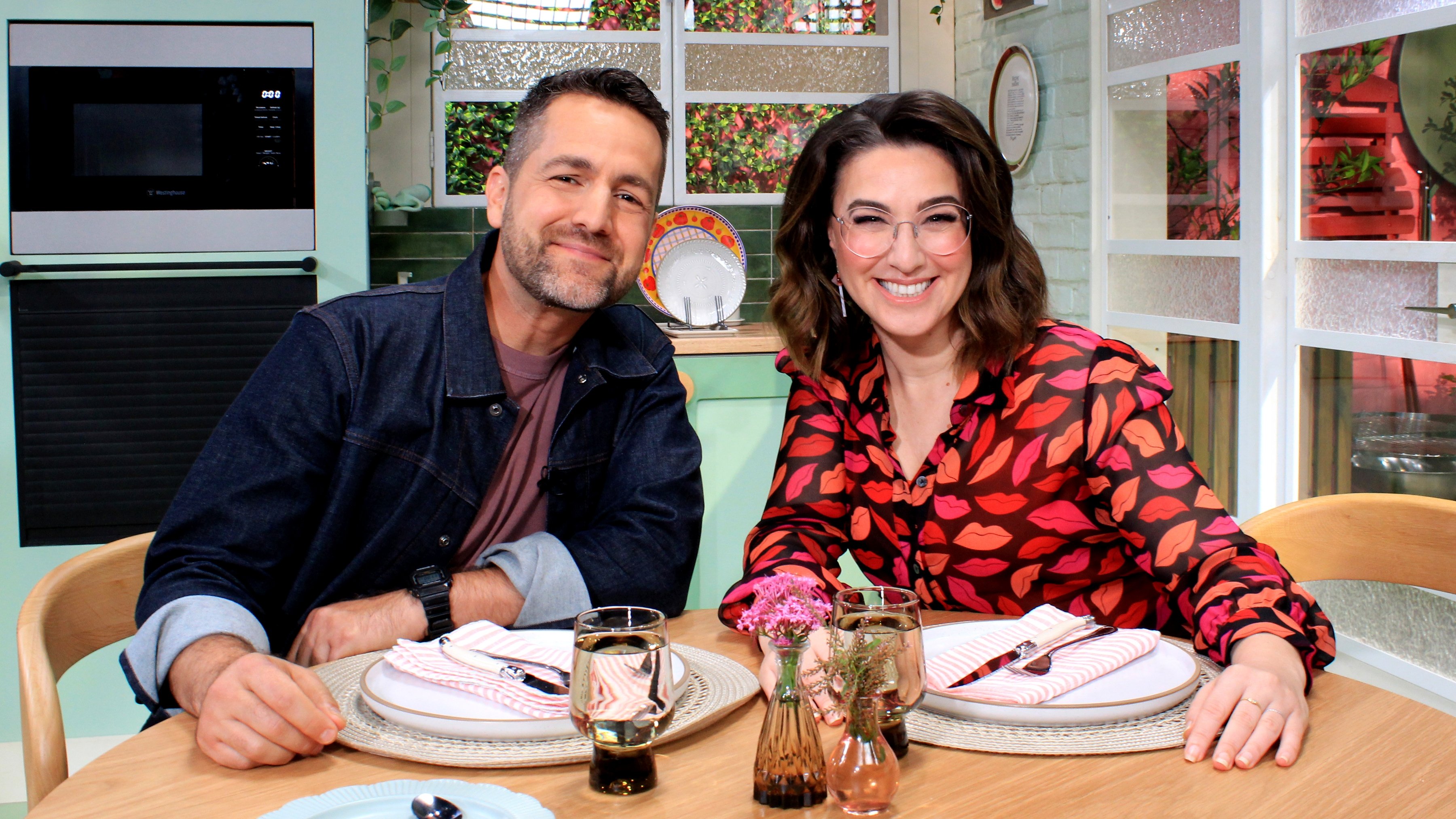A Bite to Eat with Alice 2x20
