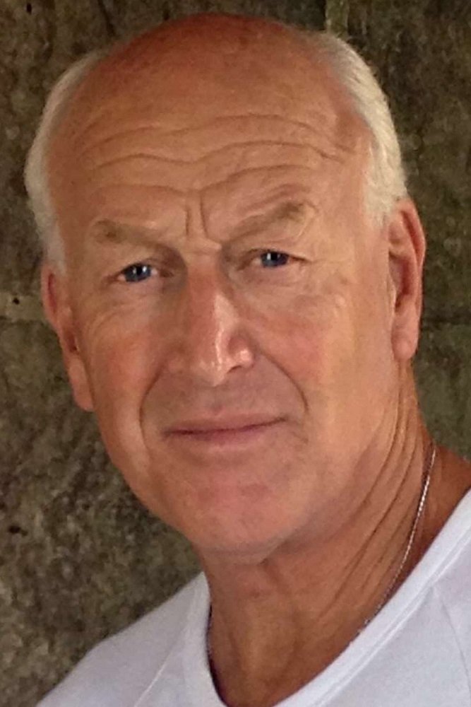 et billede af Barry Langrishe