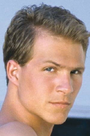 et billede af Troy Halston