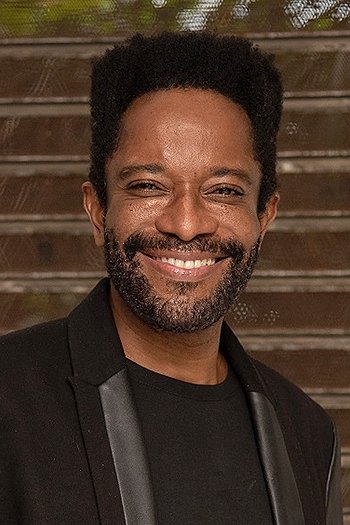 Flávio Bauraqui as Charles