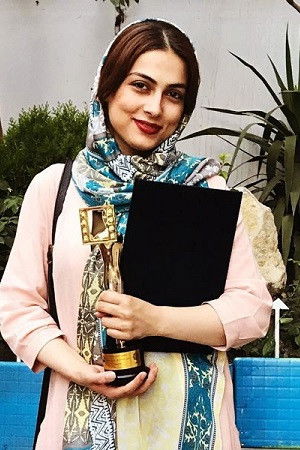 et billede af Hasti Farahi