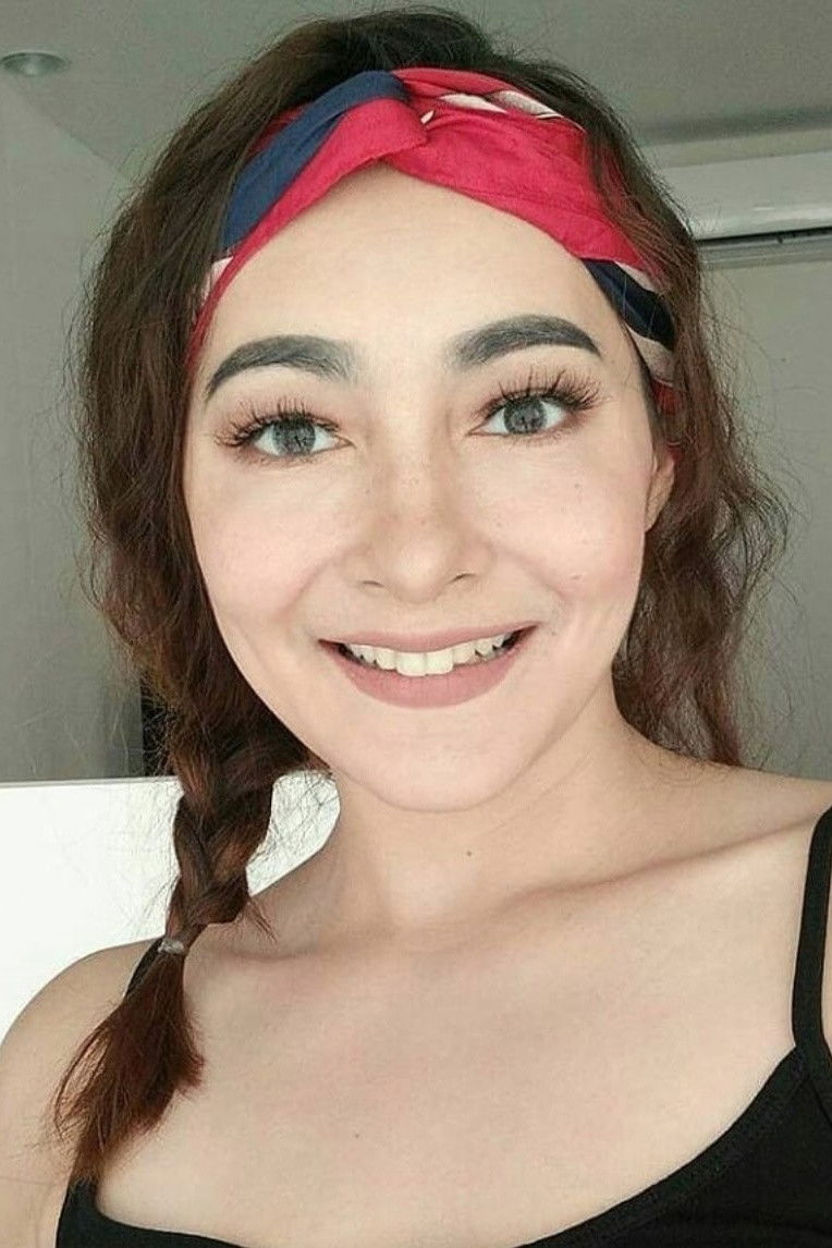 et billede af Dewi Rezer