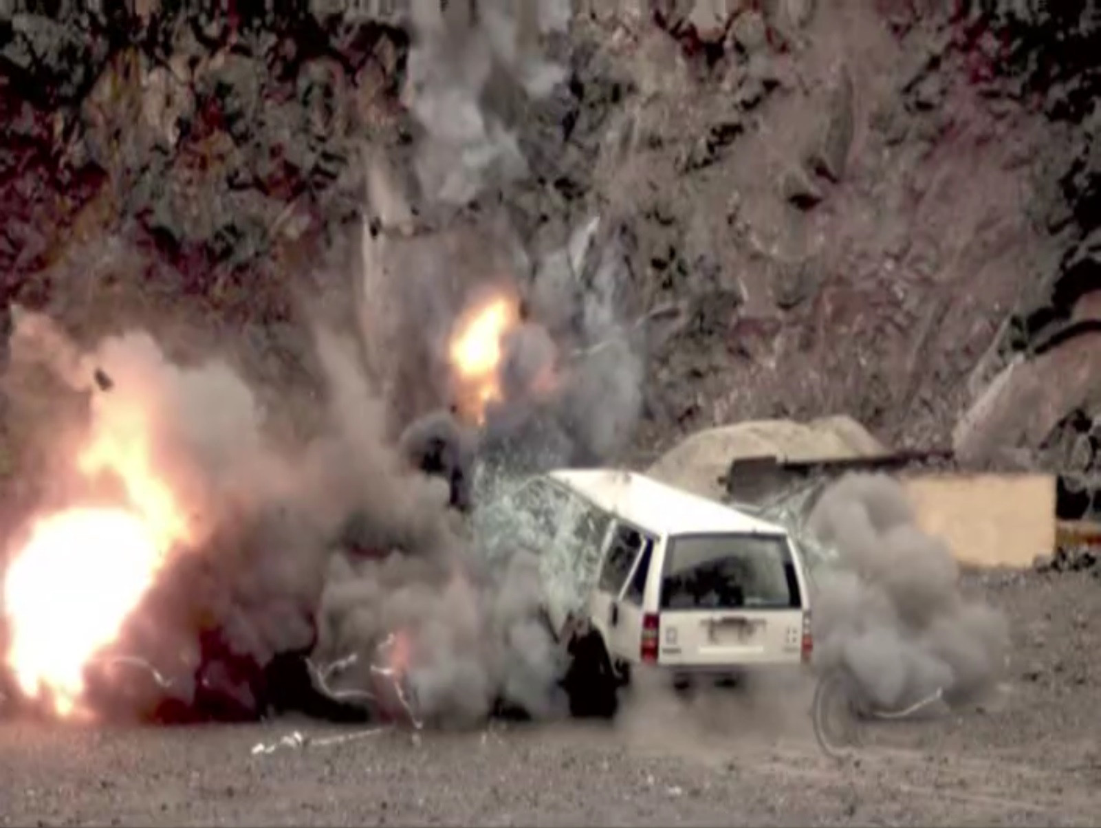 Combat Dealers S01E05 backdrop