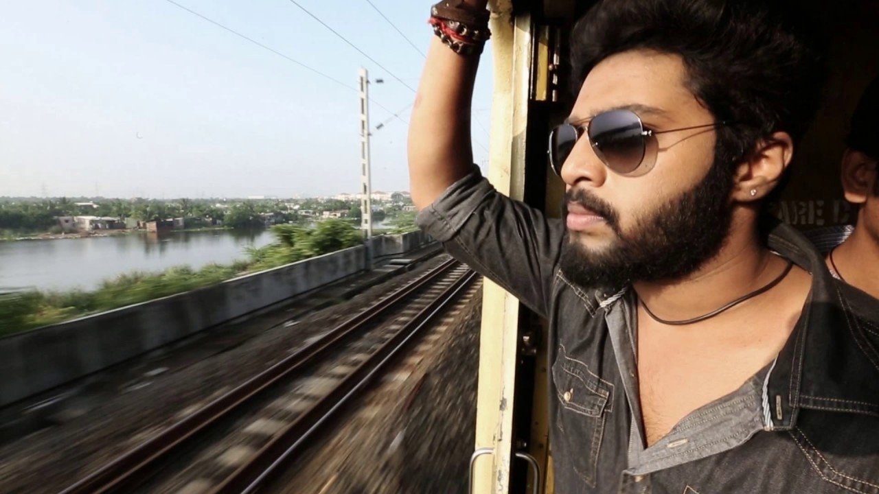 Naalu Peruku Nalladhuna Edhuvum Thappilla (2017)