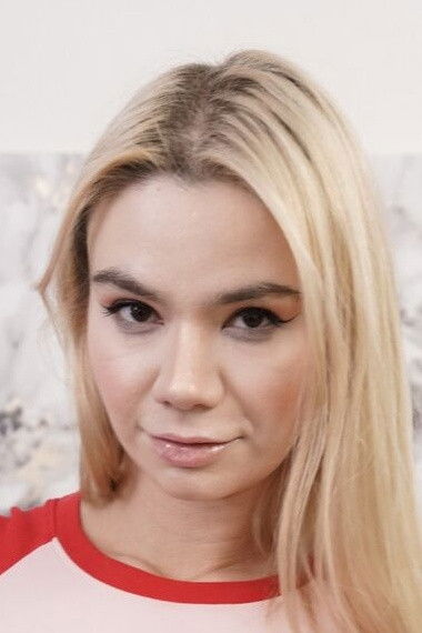 et billede af Angelica Coralvine