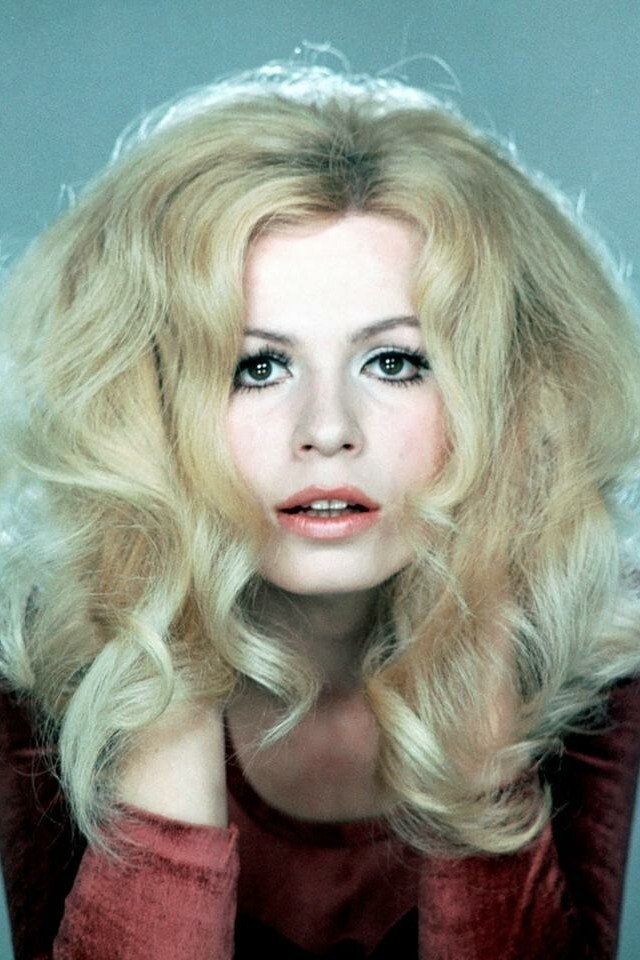 et billede af Irena Karel