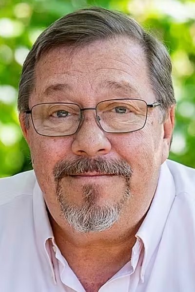 et billede af James Price