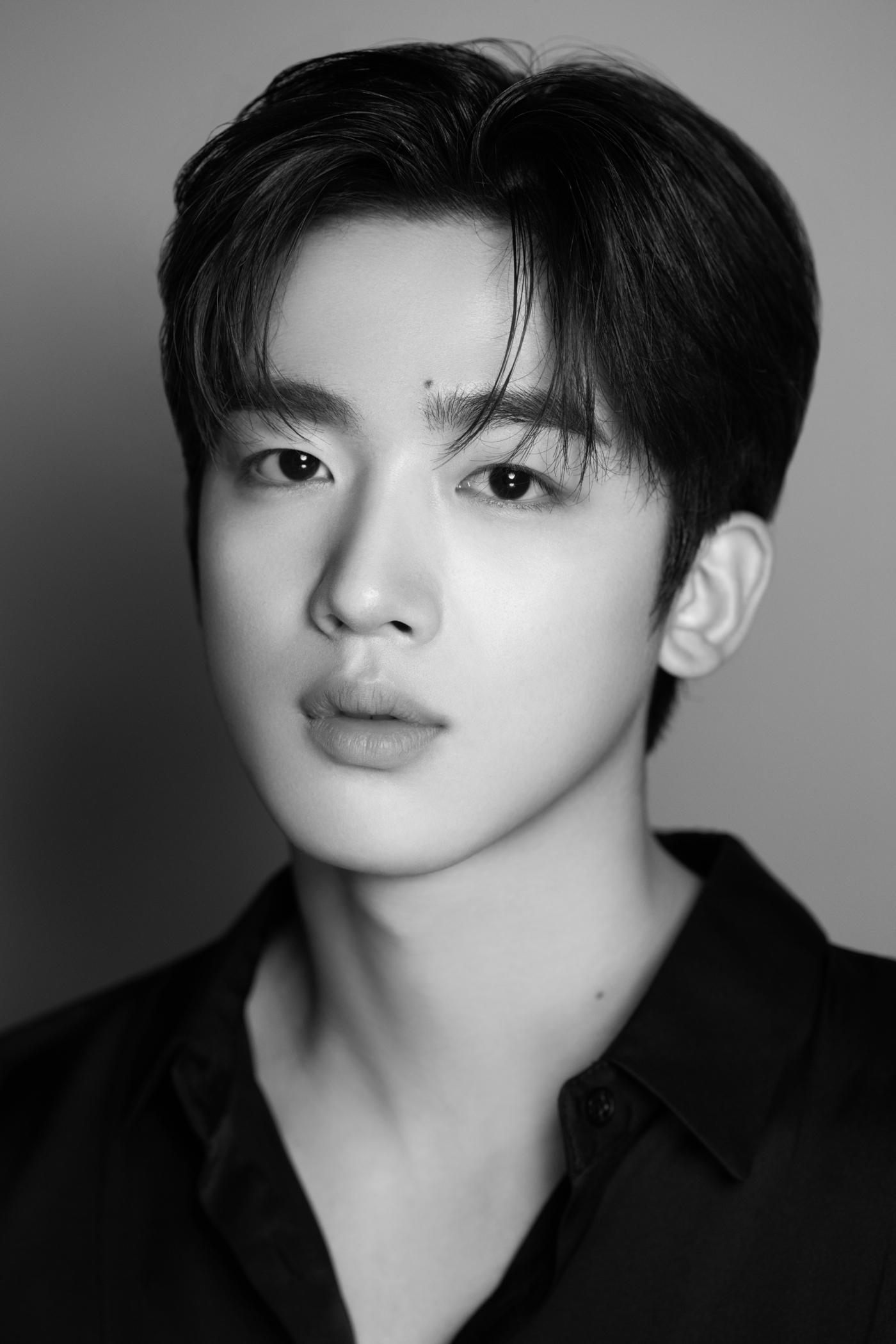 et billede af Kim Yo-han