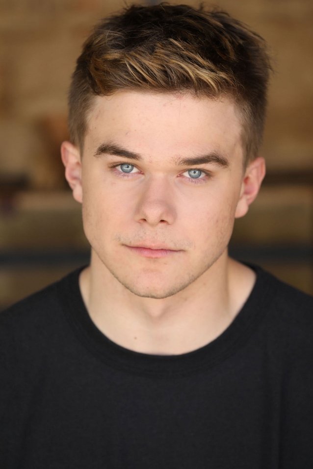 et billede af Cameron DeFaria