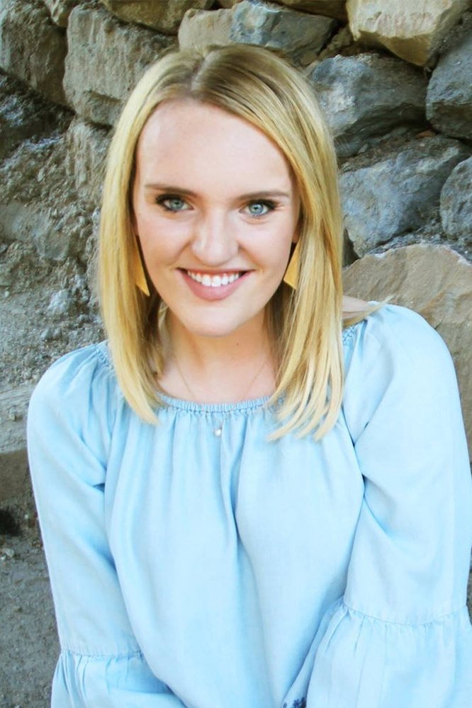 et billede af Ashlyn Harris