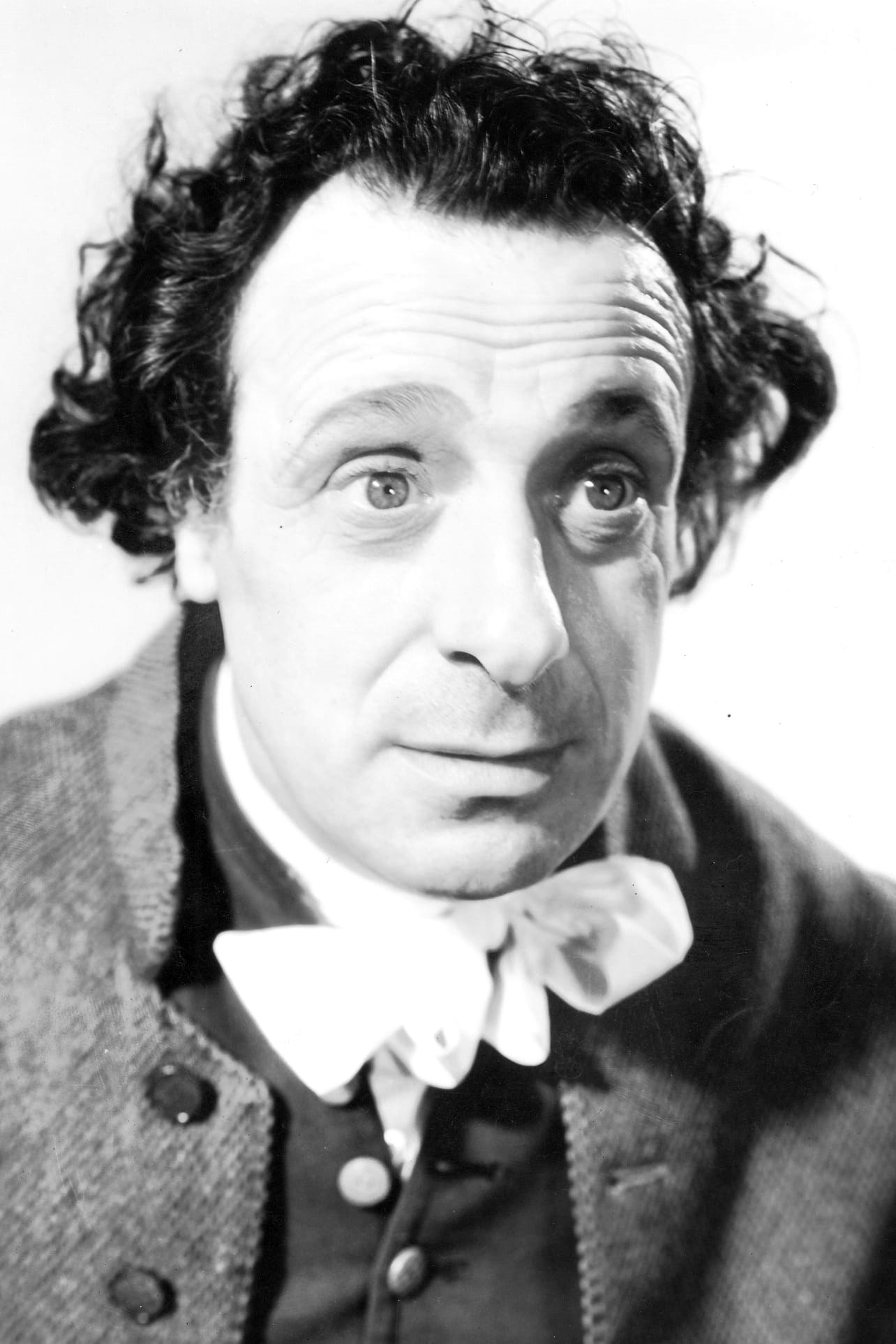 et billede af Luis Alberni