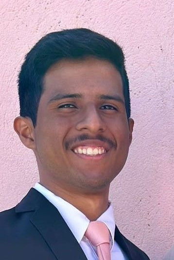 et billede af carlos adrian fuentes