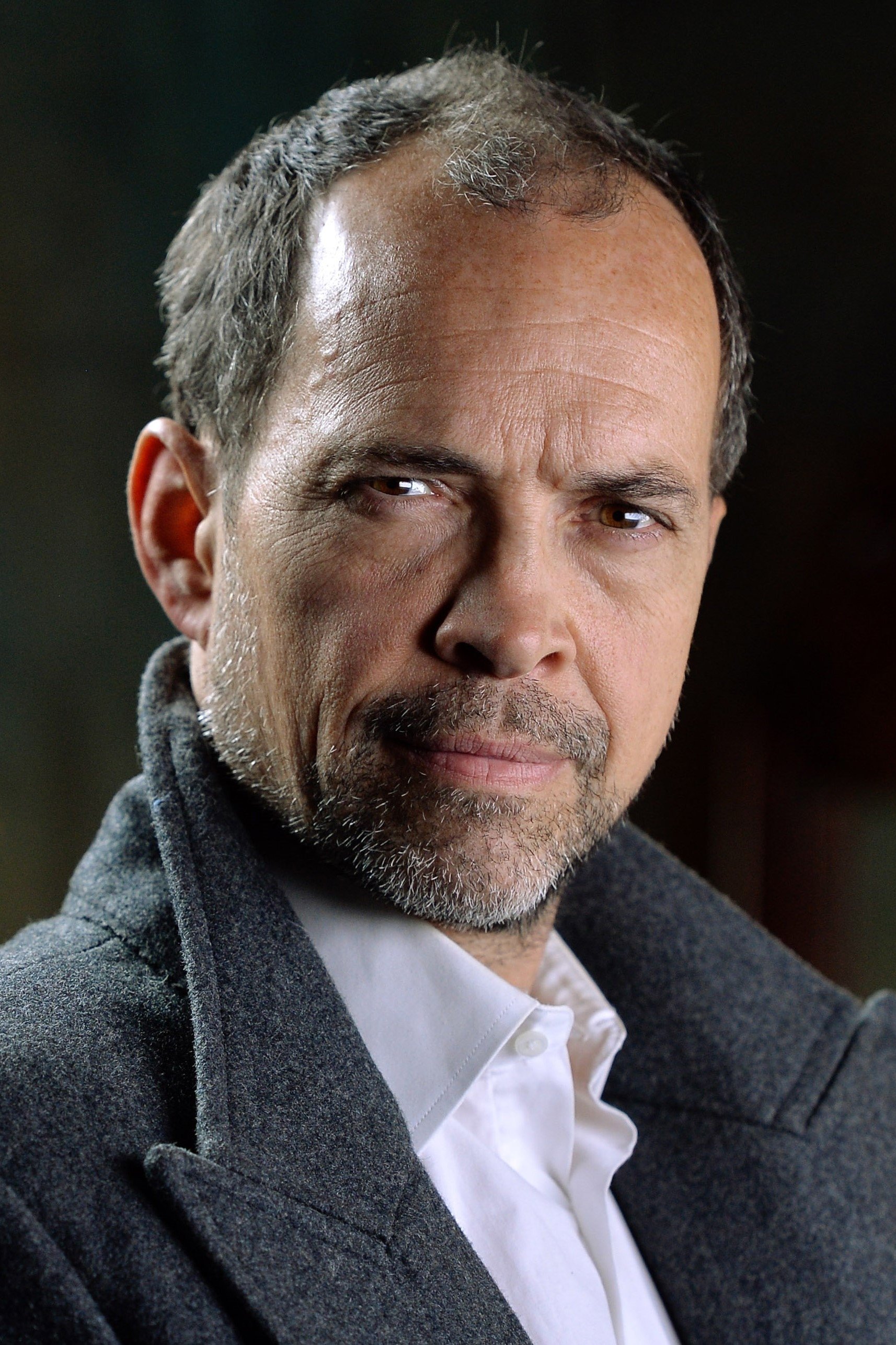 et billede af James Logan