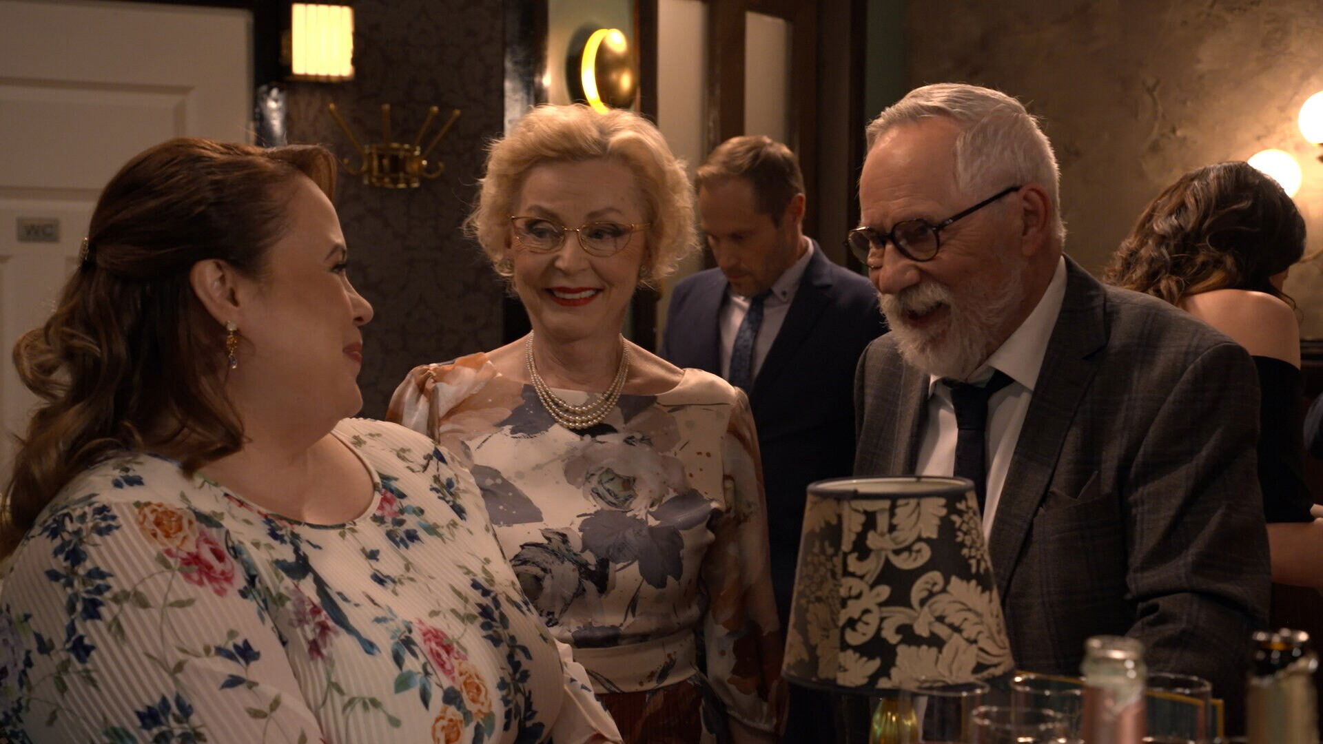 Secret Lives Season 28 :Episode 107  Episode 4897