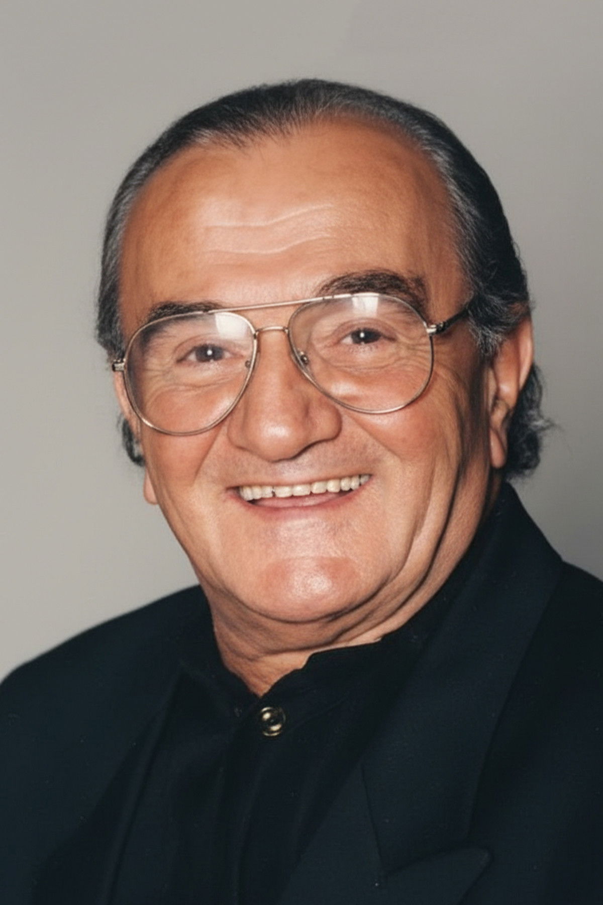 et billede af İsmet Ay