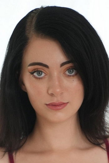 et billede af Corra Cox