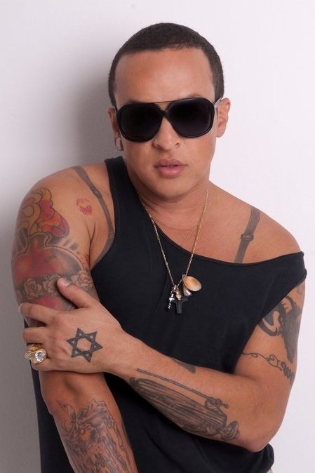 Walério Araújo's picture in the cast