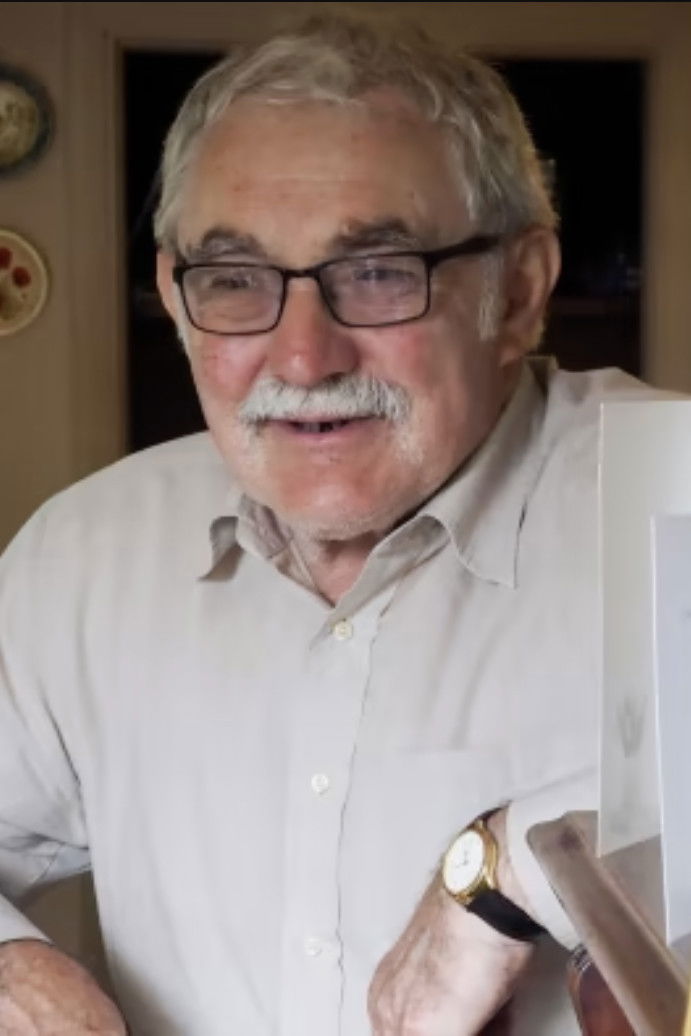 et billede af John Burton