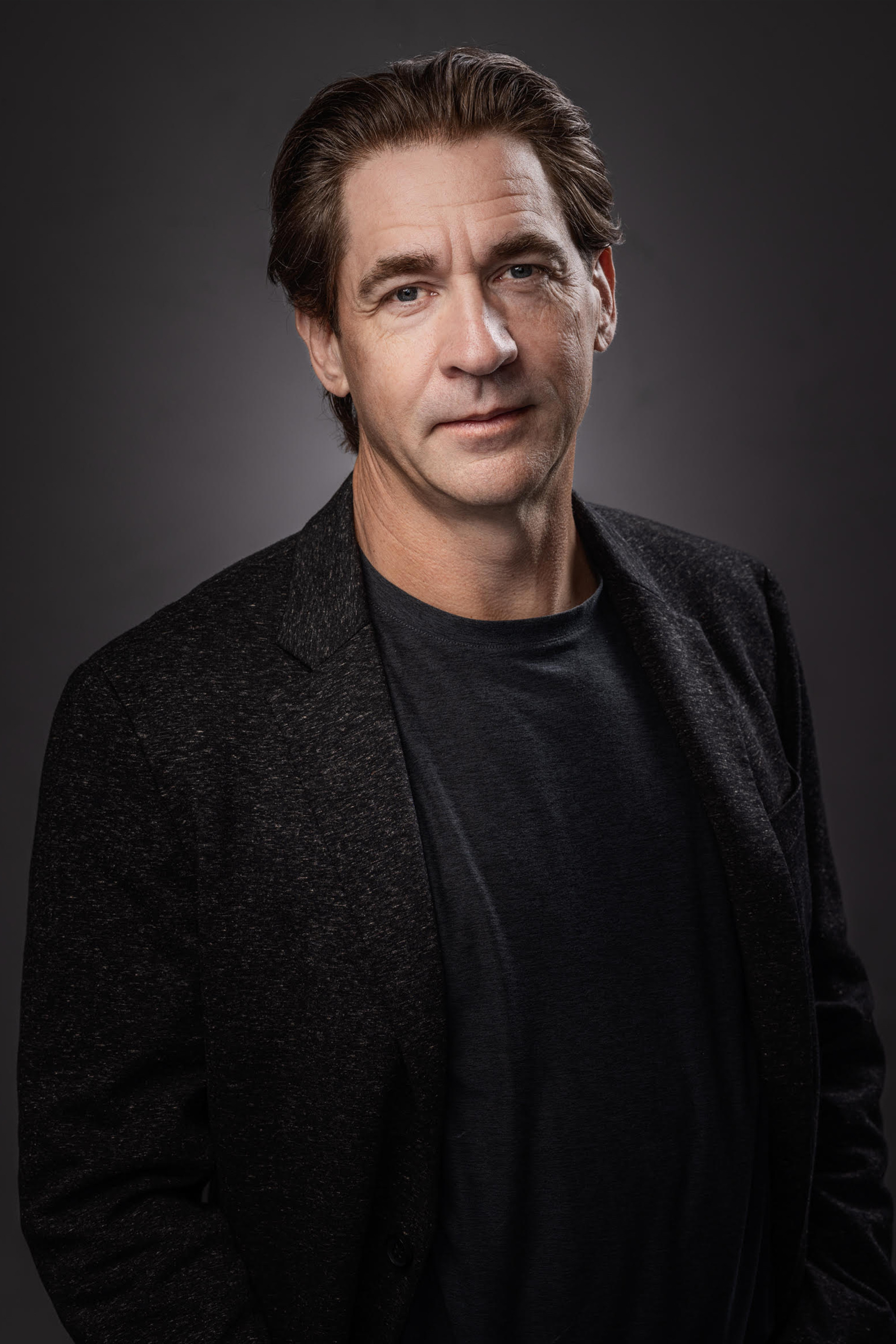 et billede af Shawn B. Young