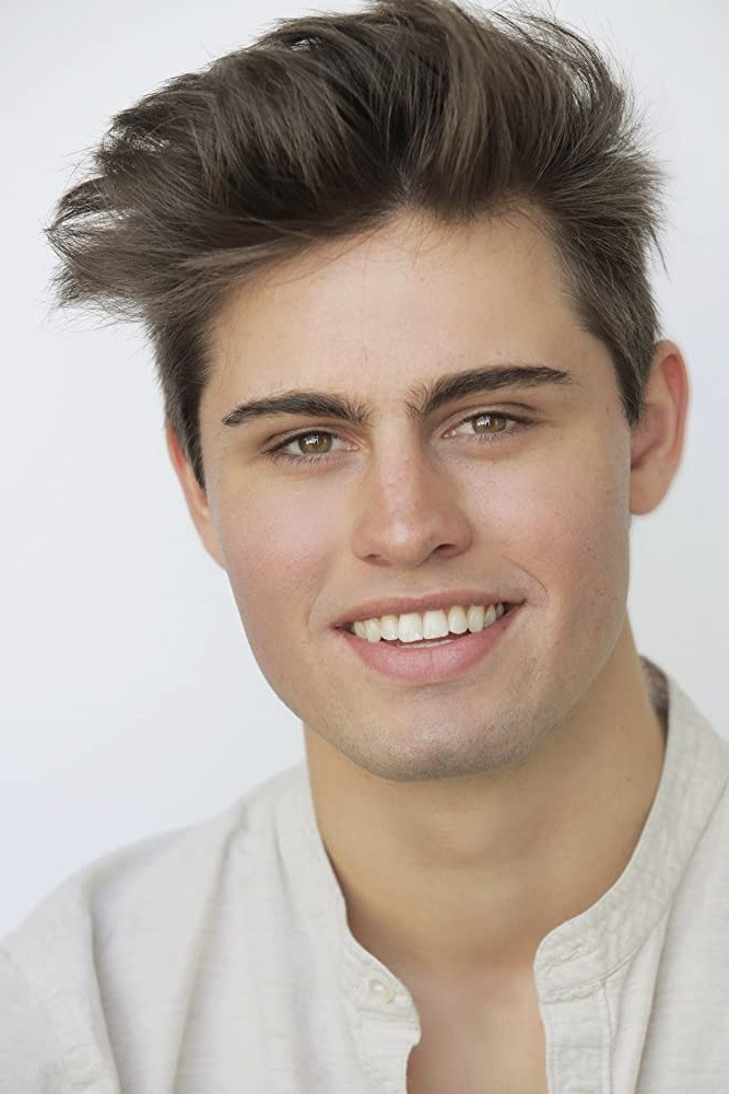 et billede af Carson McCalley