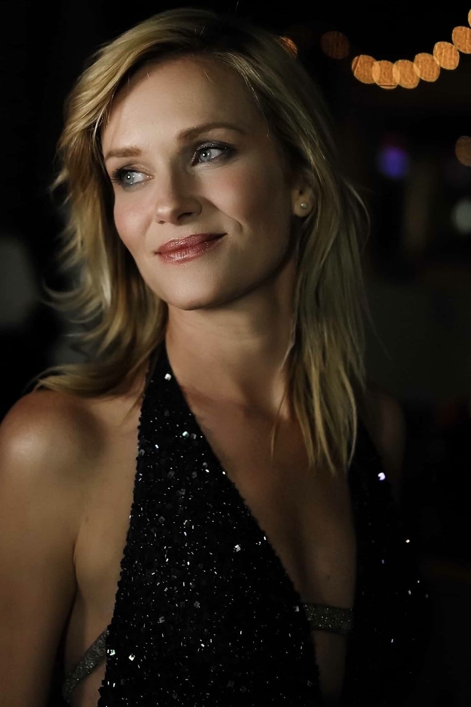 Nicholle Tom - Profile Images — The Movie Database (TMDB)