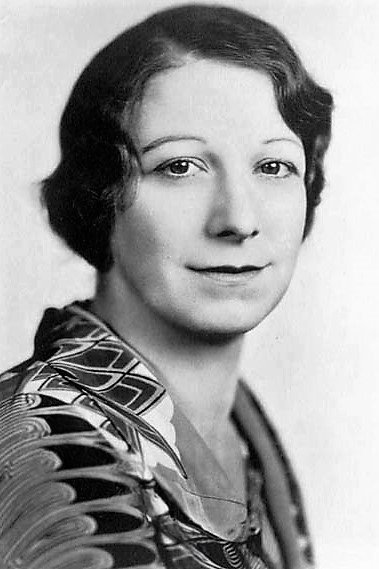 et billede af Ruth Warren