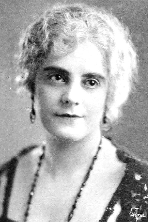 et billede af Evelyn Sherman