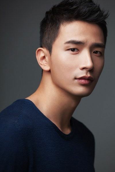 et billede af Lee Yong ju