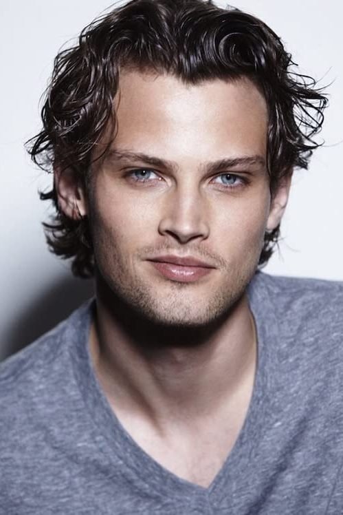 et billede af Taylor Fuchs