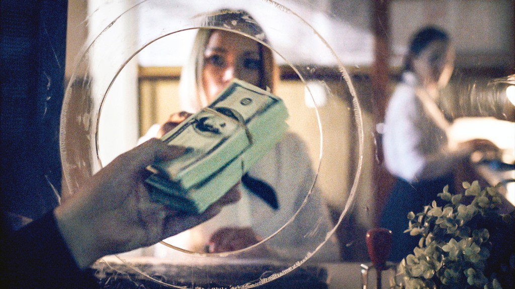 How to Rob a Bank S01E07 backdrop