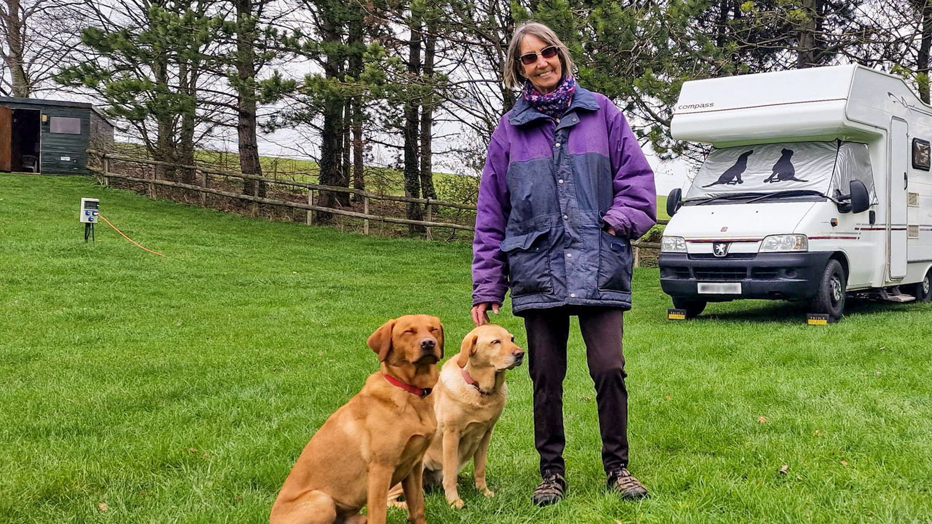 Million Pound Motorhomes S04E02 backdrop
