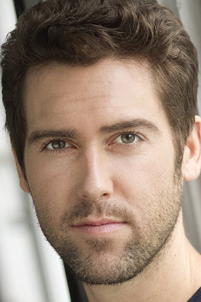 et billede af Chad Ellis