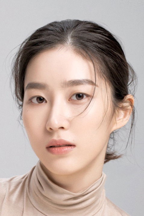 et billede af Lee Eun Bi