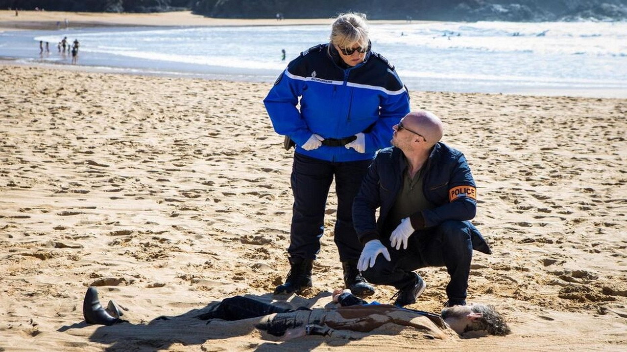 Meutres à Belle-île backdrop