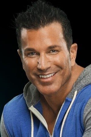 Sagi Kalev's picture in the cast