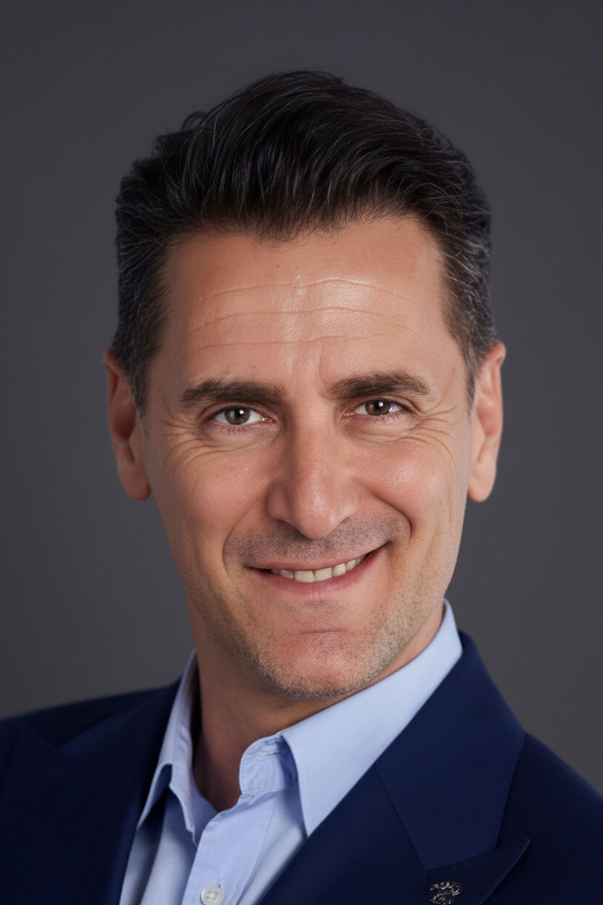 et billede af Bekir Aksoy