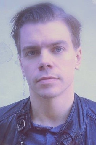 et billede af Adam Hardman