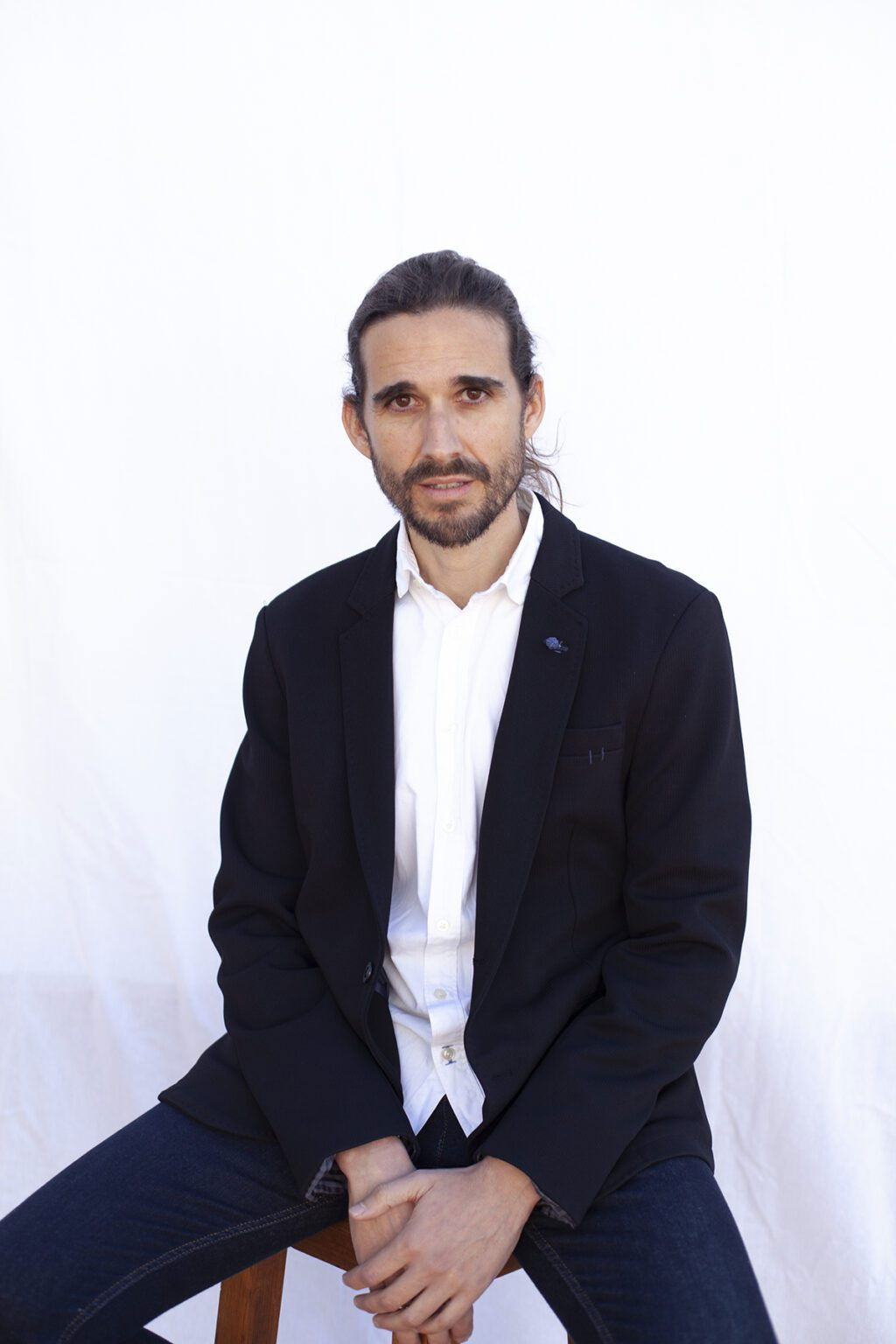 et billede af Gustavo León