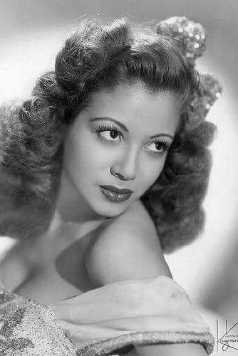 et billede af Sybil Lewis