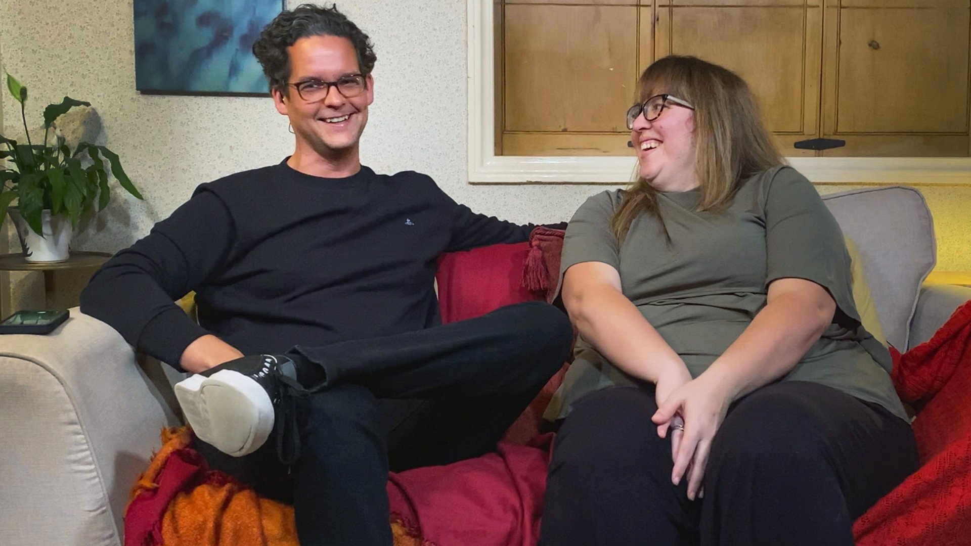 90 Day Fiancé: Pillow Talk S5E37 backdrop